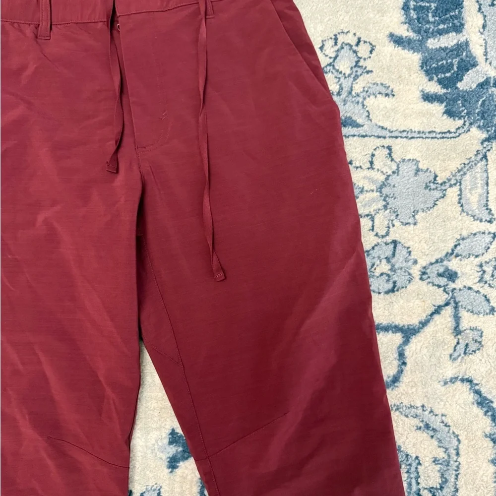FABLETICS Men's Comfortable Bold Red Chinos Only Pant Classic Fit Size Small
